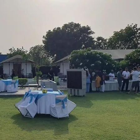 Luxury Farmhouse In Chhatarpur With Pool New Delhi Extérieur photo