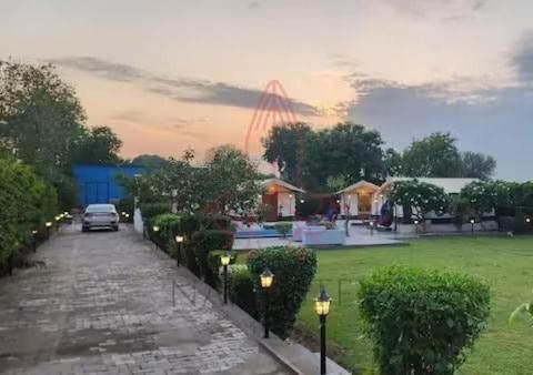Luxury Farmhouse In Chhatarpur With Pool New Delhi Extérieur photo